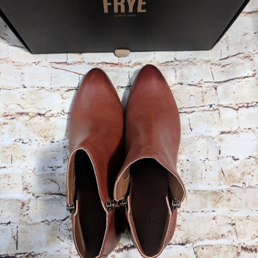 2 Left! SALE Frye Double Zip Pointed Ankle Boot - Picture 8 of 8